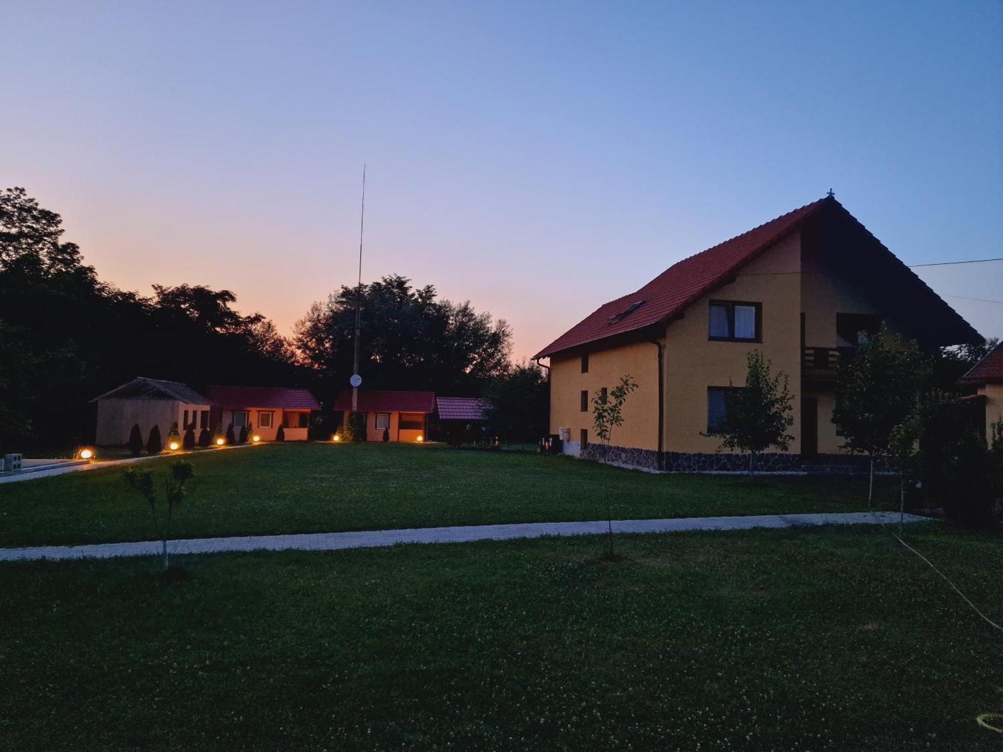 Casa Maya Săsciori Εξωτερικό φωτογραφία